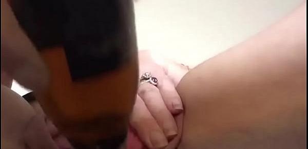  VID-my step mum has a orgasm with a wine bottle